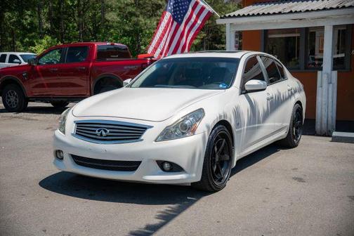 Moonlight White 2015 INFINITI Q40 Base