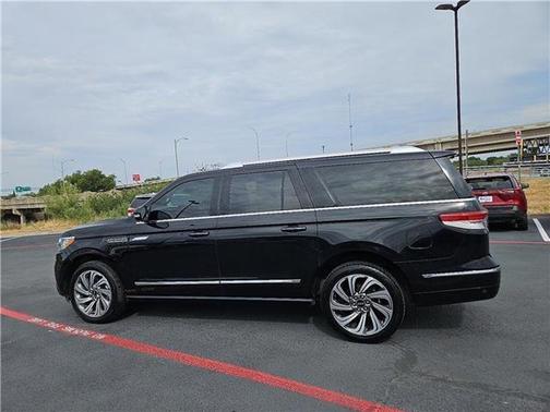 2023 Lincoln Navigator L Reserve