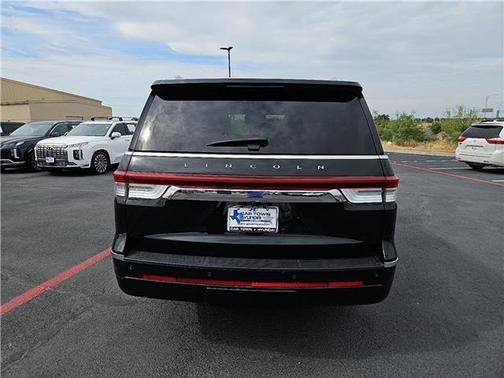 2023 Lincoln Navigator L Reserve