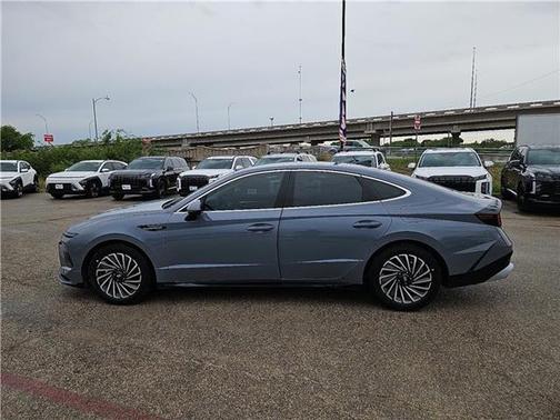 2025 Hyundai SONATA Hybrid SEL