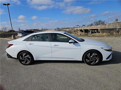 2025 Hyundai ELANTRA HEV Limited