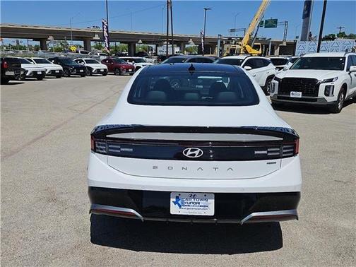 2024 Hyundai SONATA Hybrid Limited