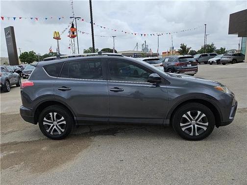 2018 Toyota RAV4 SE