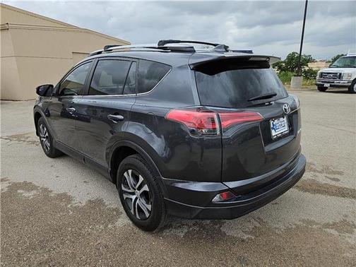2018 Toyota RAV4 SE