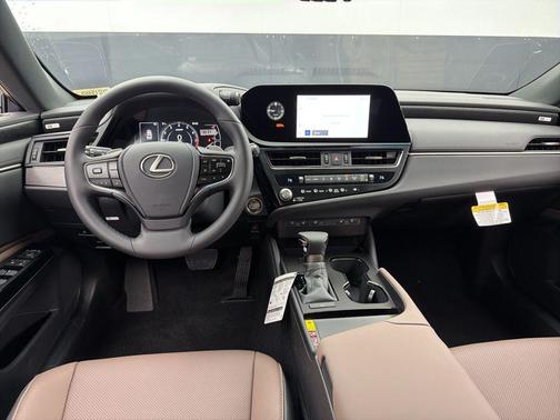 2025 Lexus ES 350 Base