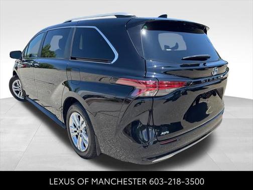 2024 Toyota Sienna Platinum 7 Passenger