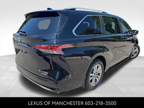 2024 Toyota Sienna Platinum 7 Passenger