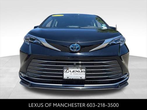 2024 Toyota Sienna Platinum 7 Passenger