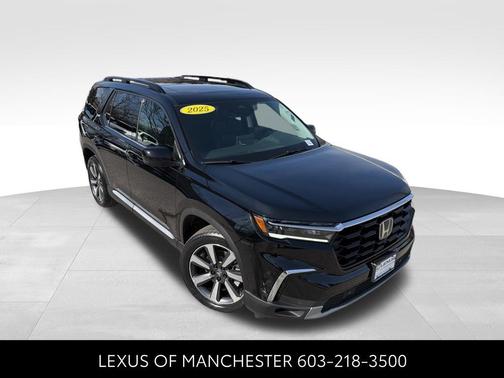 Crystal Black Pearl 2025 Honda Pilot Touring 8-Passenger