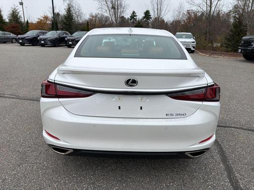 2025 Lexus ES 350 Base