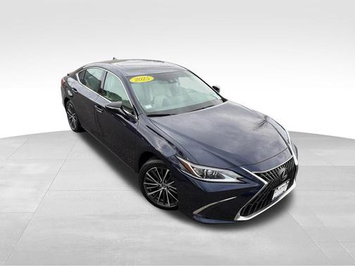 2025 Lexus ES 300h Base