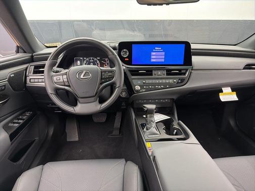 2025 Lexus ES 350 Ultra Luxury