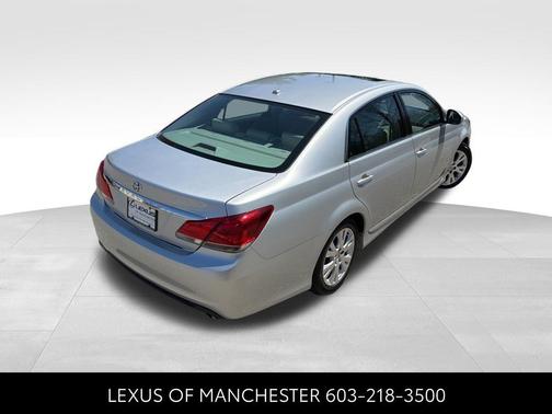 Classic Silver Metallic 2011 Toyota Avalon Limited