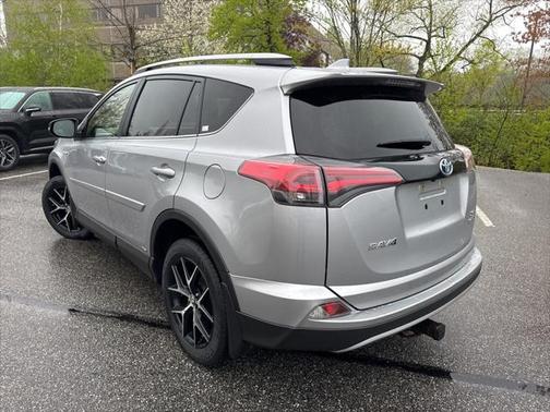 2017 Toyota RAV4 Hybrid SE