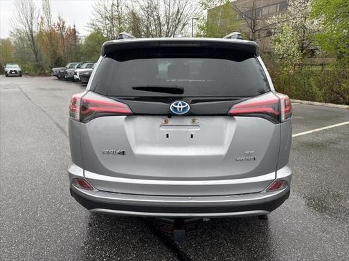 2017 Toyota RAV4 Hybrid SE