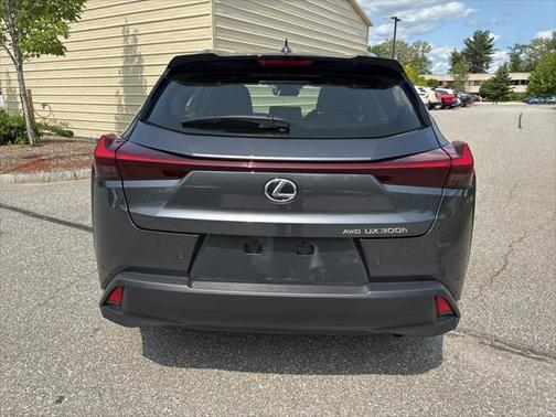 2025 Lexus UX 300h Base