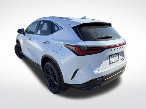 2026 Lexus NX 450h+ Luxury