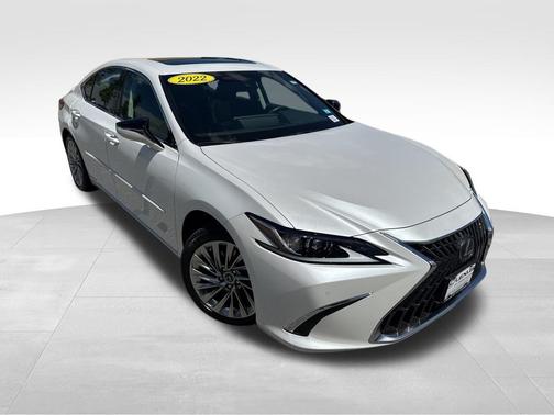 2022 Lexus ES 300h Luxury
