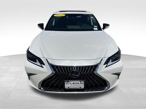 2022 Lexus ES 300h Luxury