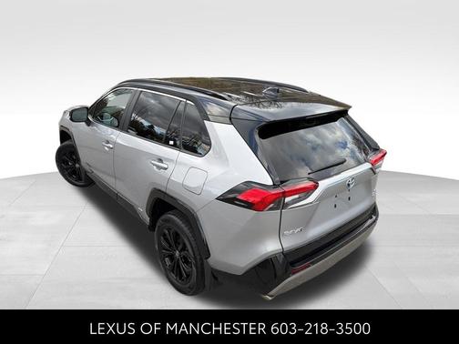 2022 Toyota RAV4 Hybrid SE