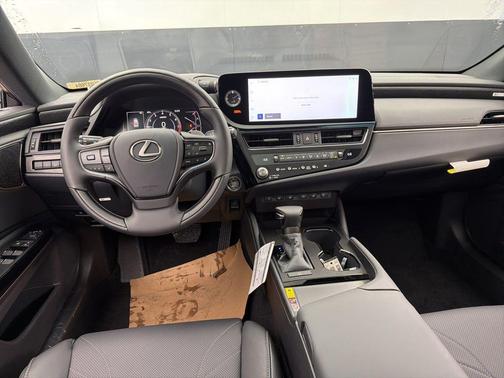 2025 Lexus ES 350 Ultra Luxury