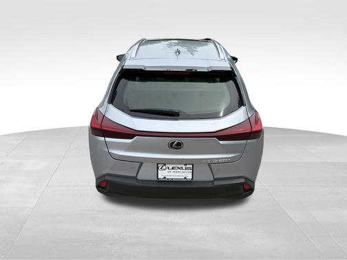 Iridium 2023 Lexus UX 250h Base