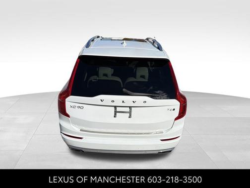 2017 Volvo XC90 T6 Momentum