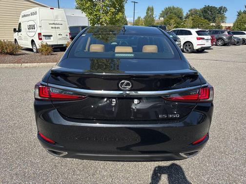 2025 Lexus ES 350 Base