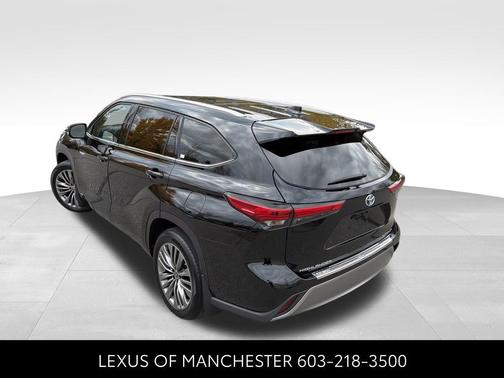 2021 Toyota Highlander Hybrid Platinum