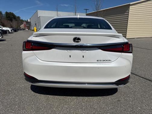 2025 Lexus ES 300h Ultra Luxury