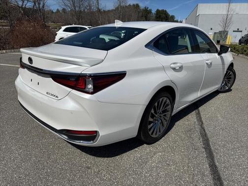 2025 Lexus ES 300h Ultra Luxury