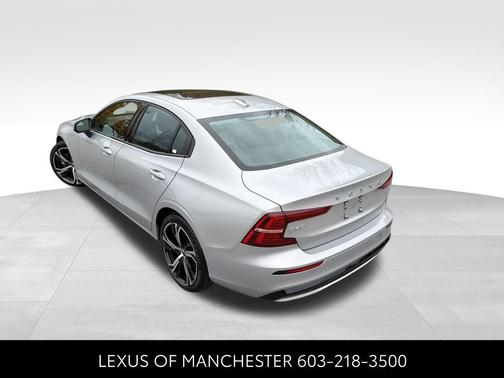 2023 Volvo S60 B5 Core Dark Theme