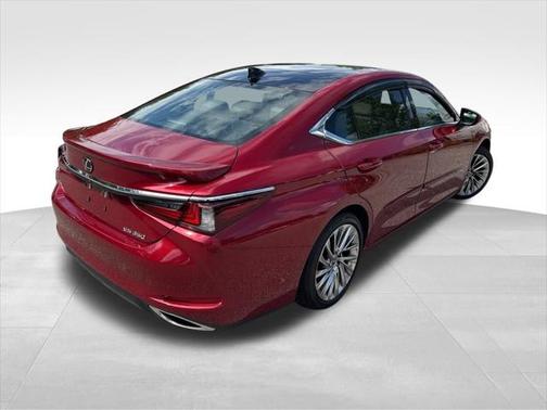 2022 Lexus ES 350 Ultra Luxury