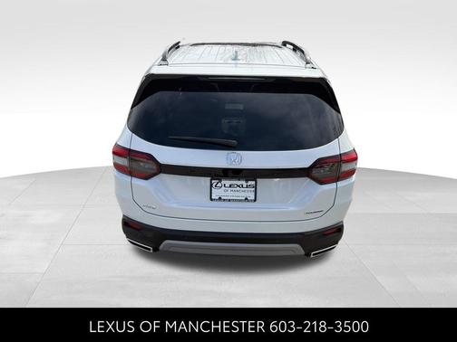 Platinum White Pearl 2025 Honda Pilot Touring 8-Passenger