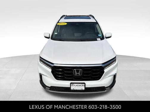 Platinum White Pearl 2025 Honda Pilot Touring 8-Passenger