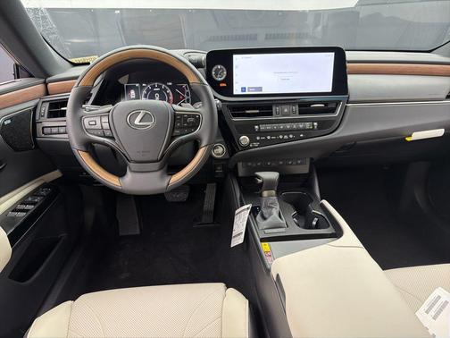 2025 Lexus ES 350 Ultra Luxury