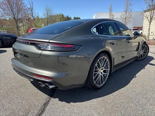 2022 Porsche Panamera 4