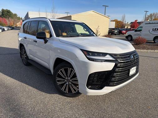 2025 Lexus LX 700h Luxury