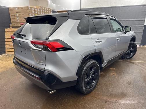 2021 Toyota RAV4 Hybrid SE