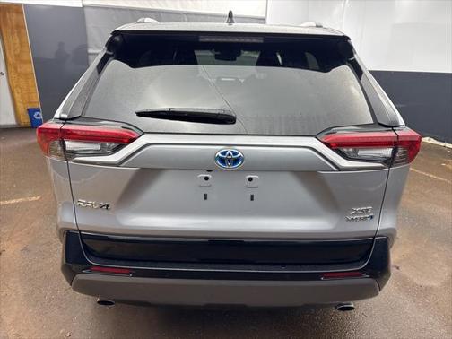 2021 Toyota RAV4 Hybrid SE