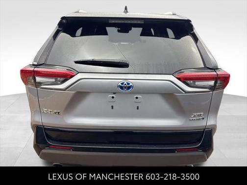 2021 Toyota RAV4 Hybrid SE