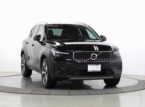 2025 Volvo XC40 Plus