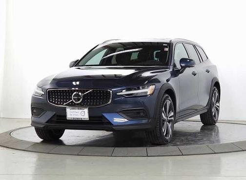 2025 Volvo V60 Cross Country Plus