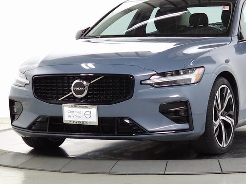 2024 Volvo S60 B5 Core Dark
