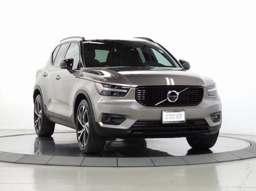 2022 Volvo XC40 T5 AWD R-Design