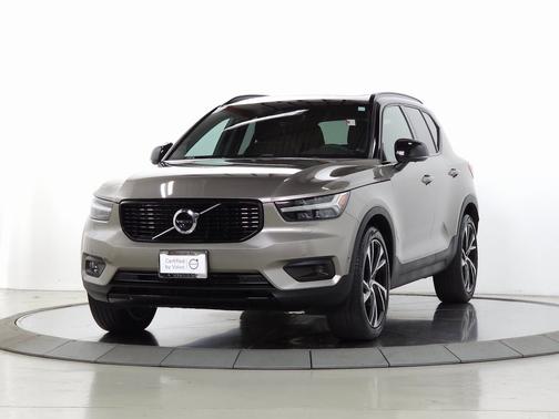 2022 Volvo XC40 T5 AWD R-Design