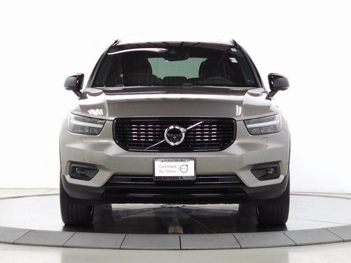 2022 Volvo XC40 T5 AWD R-Design