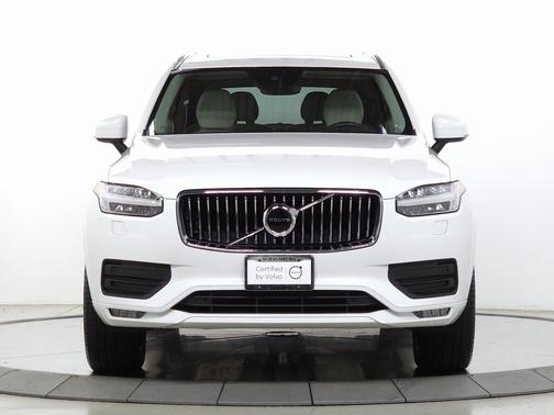 2022 Volvo XC90 T6 AWD Momentum 6 Seater