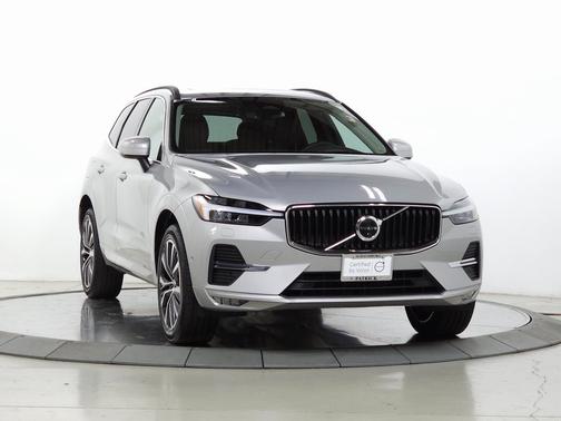 2022 Volvo XC60 B5 AWD Momentum