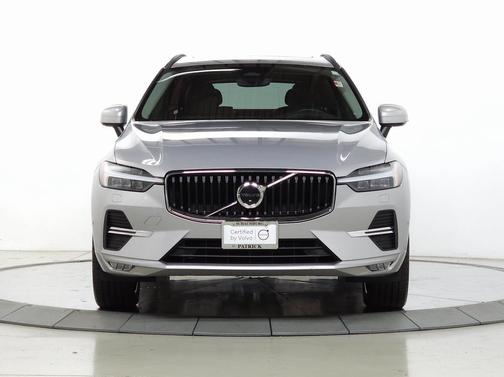 2022 Volvo XC60 B5 AWD Momentum
